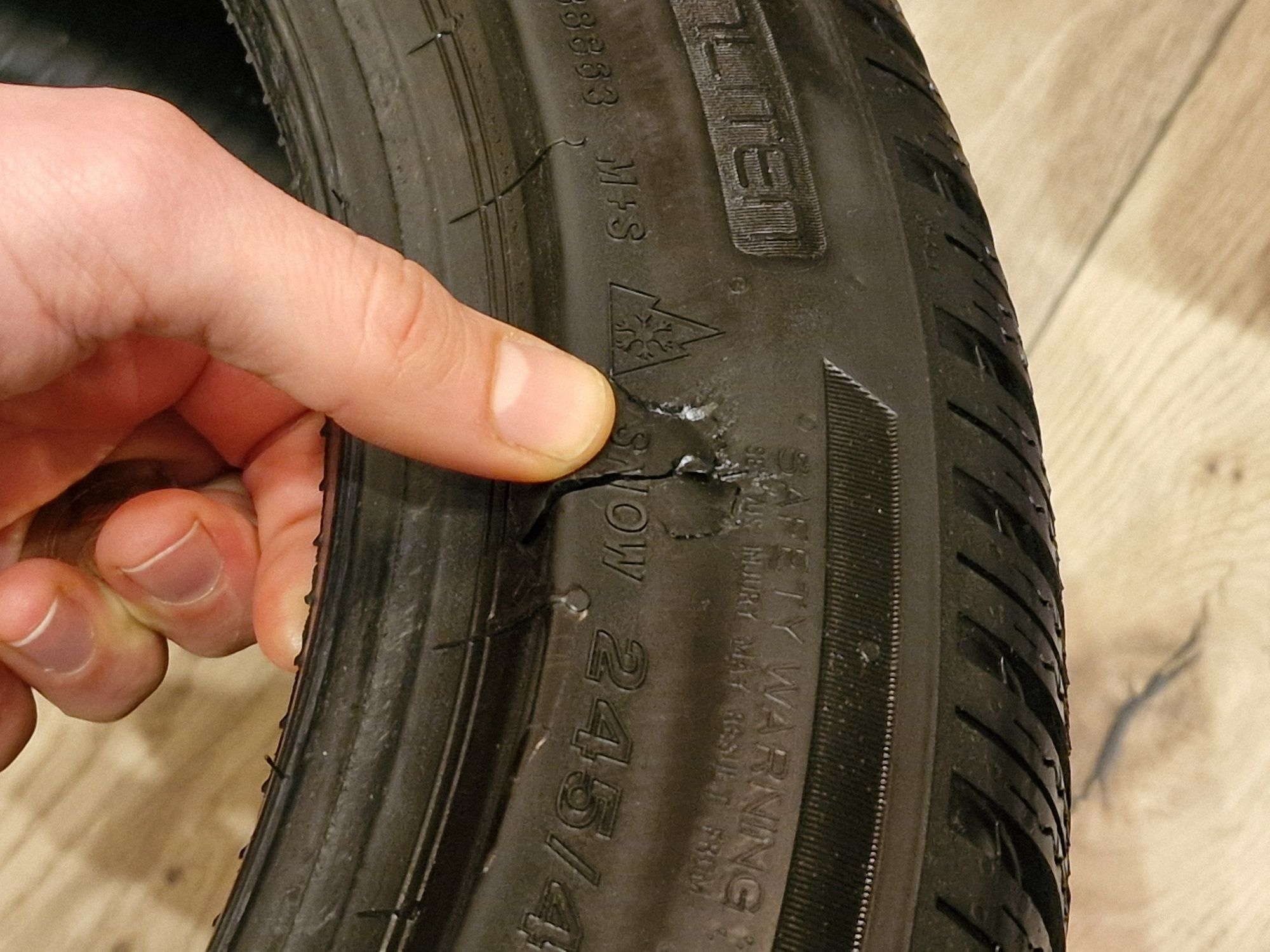 Продавам гума Bridgestone Blizzak Etinel 6