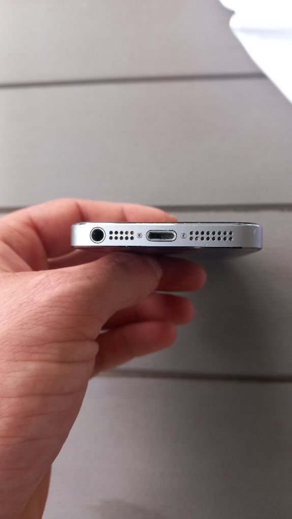 iPhone 5s 16GB Space Grey
