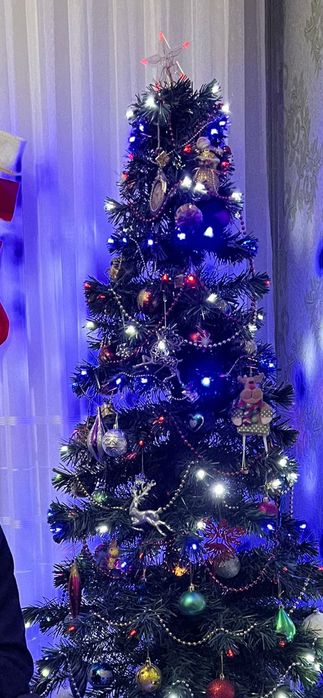 Продается ёлка красивая.