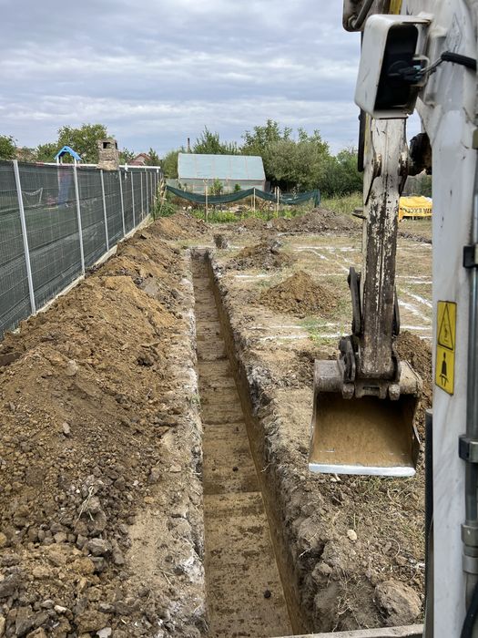 Inchiriez mini excavator 3 t