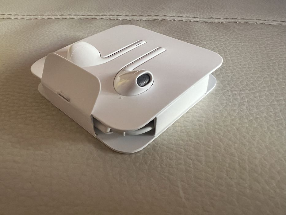 Casti originale Apple