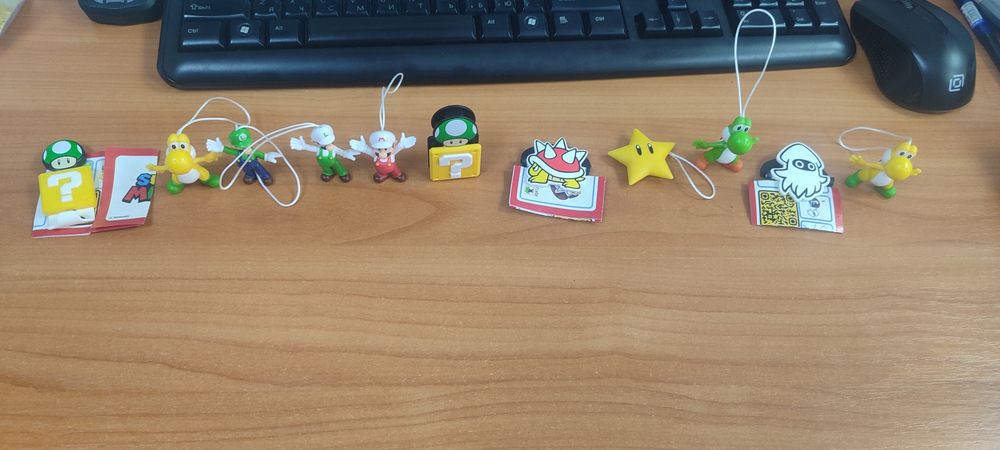 Игрушки из kinder joy mario