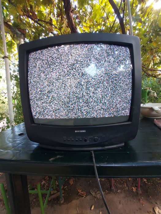 Televizoare cu tub Samsung ck20s20bt și cb-14f1z și un video player