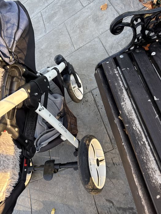 Vand carucior defect ( partea stanga nu se deschide)