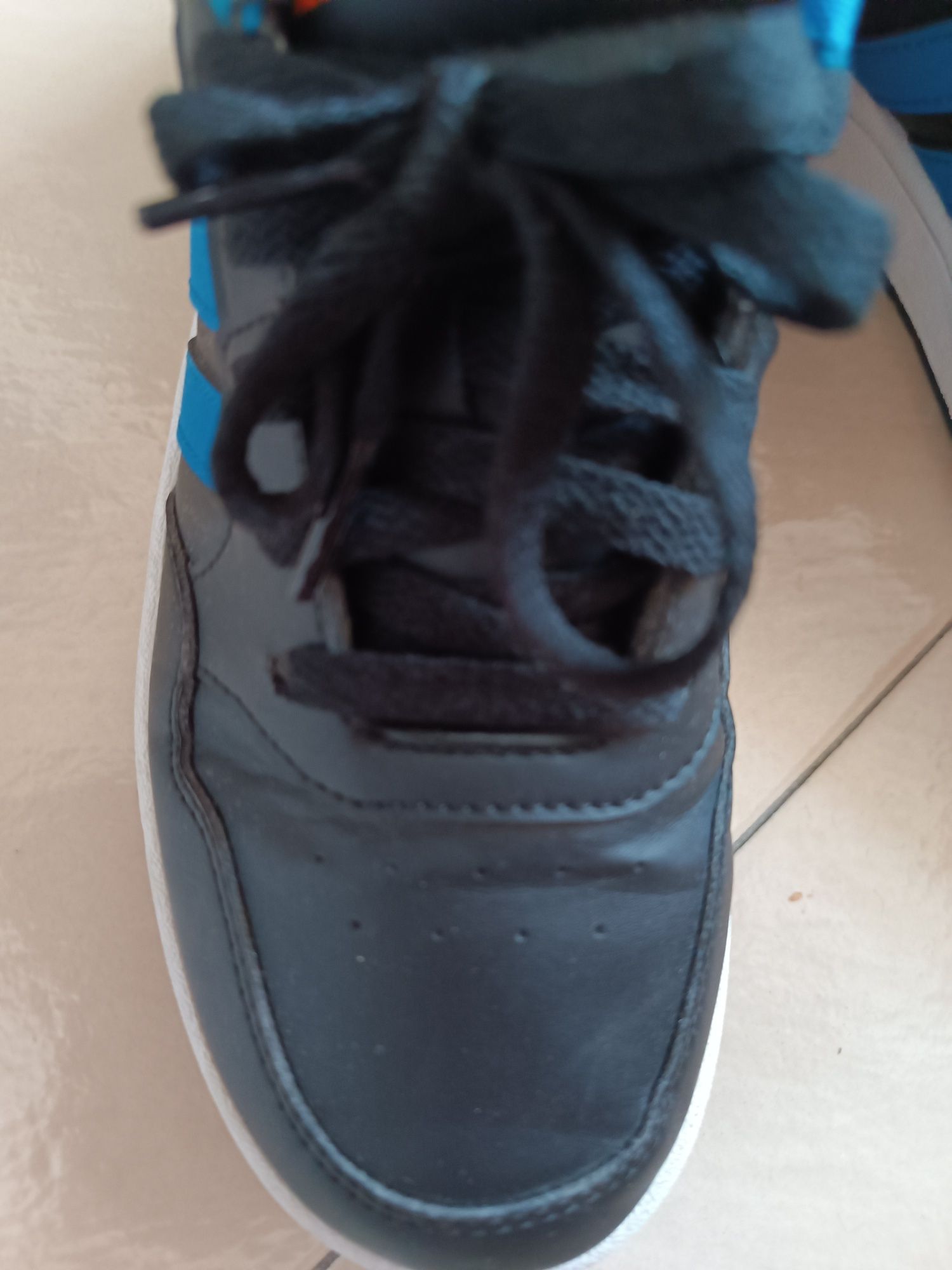 Маратонки adidas р-р  35