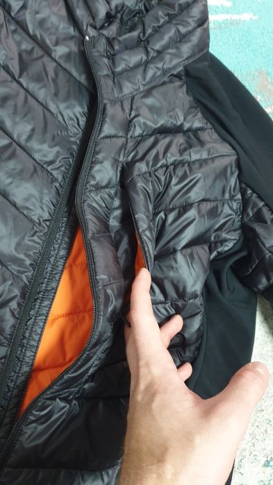 Vand geaca armani originala