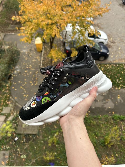 Versace chain reaction