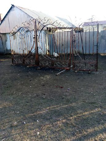 Porți și panouri gard din tabla decupară  și fer  forjat