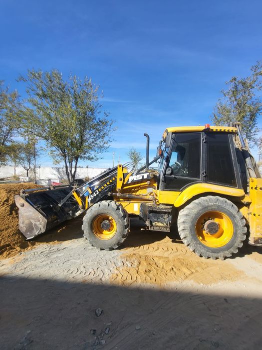 Срочно продам экскаватор погрузчик MST m542