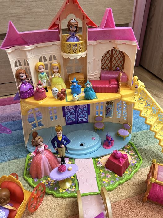 Sofia intai/ Sofia the first !