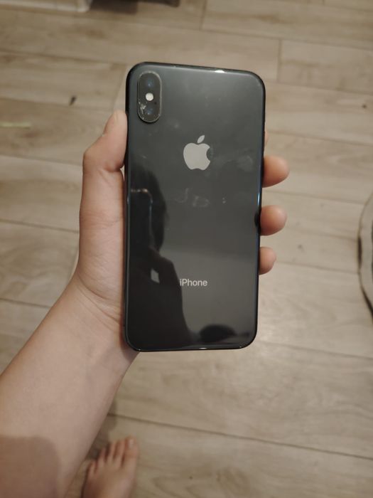 iPhone X    64гб