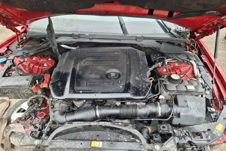 Dezmembrez Jaguar XE X760 , an 2018,, motor 2.0d 180cp ,cod 204DTD  dezmembrari piese cutie de viteze automata