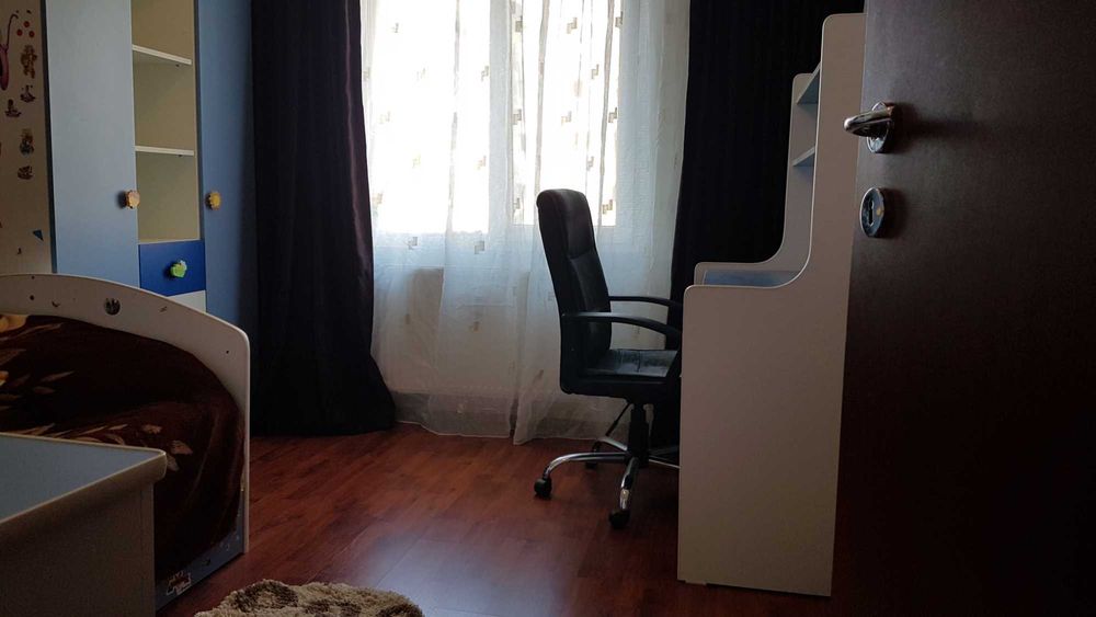 Apartament  pentru inchiriere 3 Camere - CRANGASI-Loc Parcare