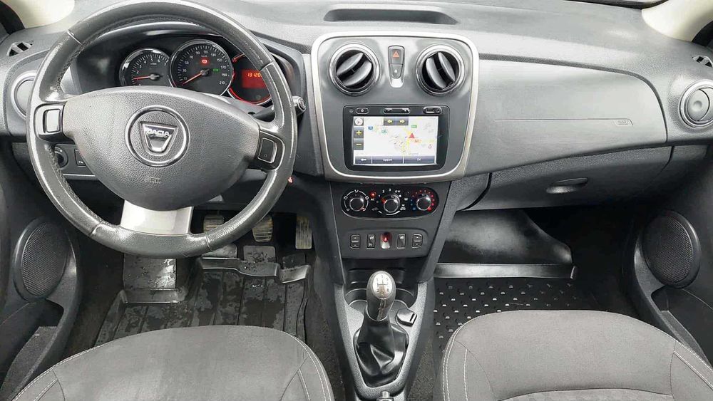 Dacia SANDERO an 2015 0.9 benzina 90 cai EURO 5 NAVI