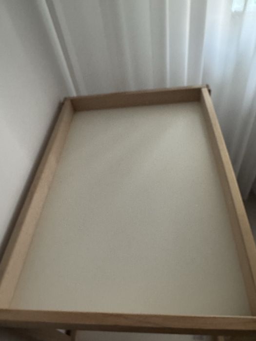 Masuta de schimbat bebe ikea