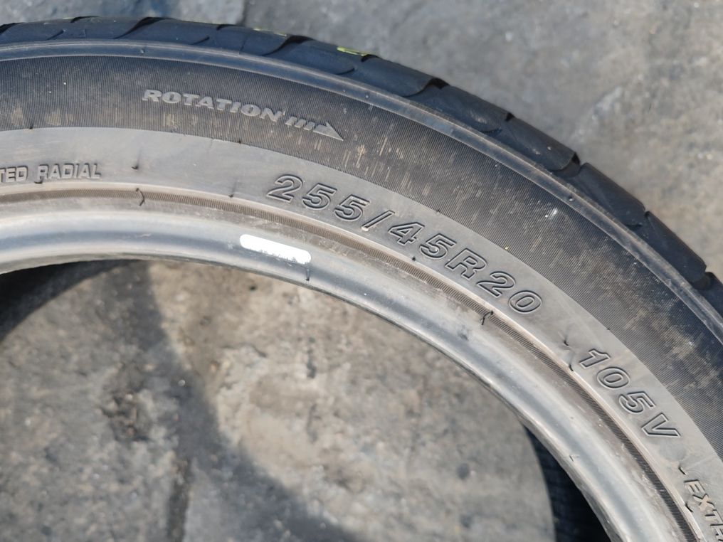 255 40 20 vara Goodride