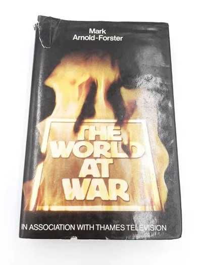 Carte vintage "The world at war" - Mark Arnold Forster 1973