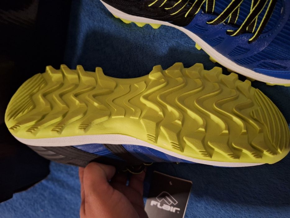 Маратонки чисто нови