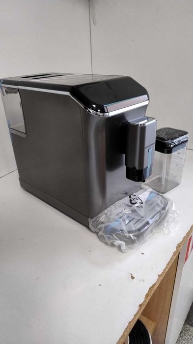 Кафе автомат-машина Heinner 20 бара 1350 W с контейнер за мляко