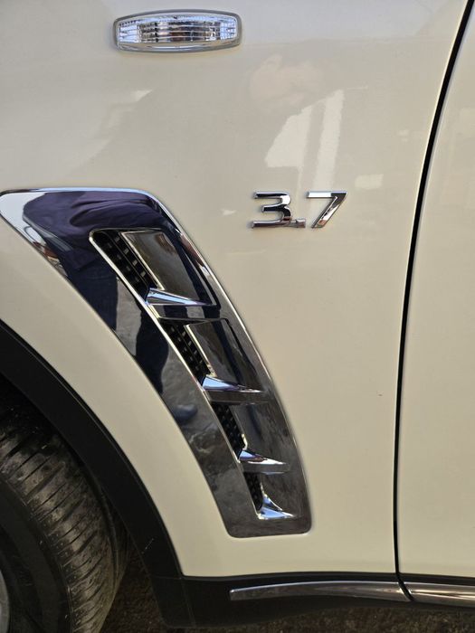 INFINITI  QX 70 sostoyanie kak novoe