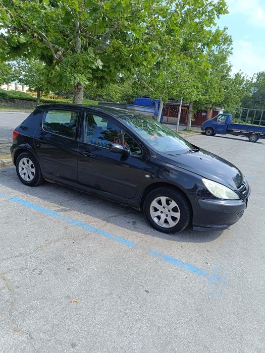 Автомобил Пежо 307