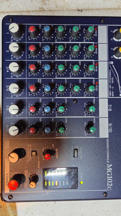 YAMAHA MG102c mixing console, mixer audio