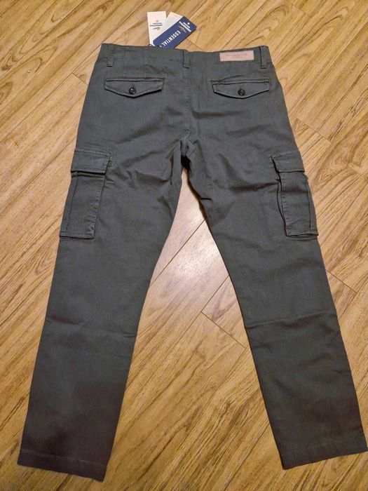 Pantaloni cargo Aeronautica Militare,85-90 cm in talie,noi,cu etichete