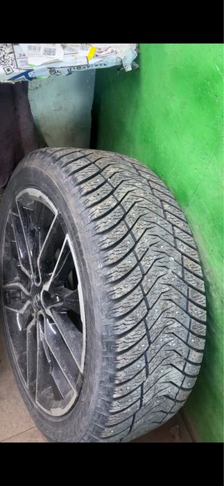 245 45 R19 шипы Yokohama