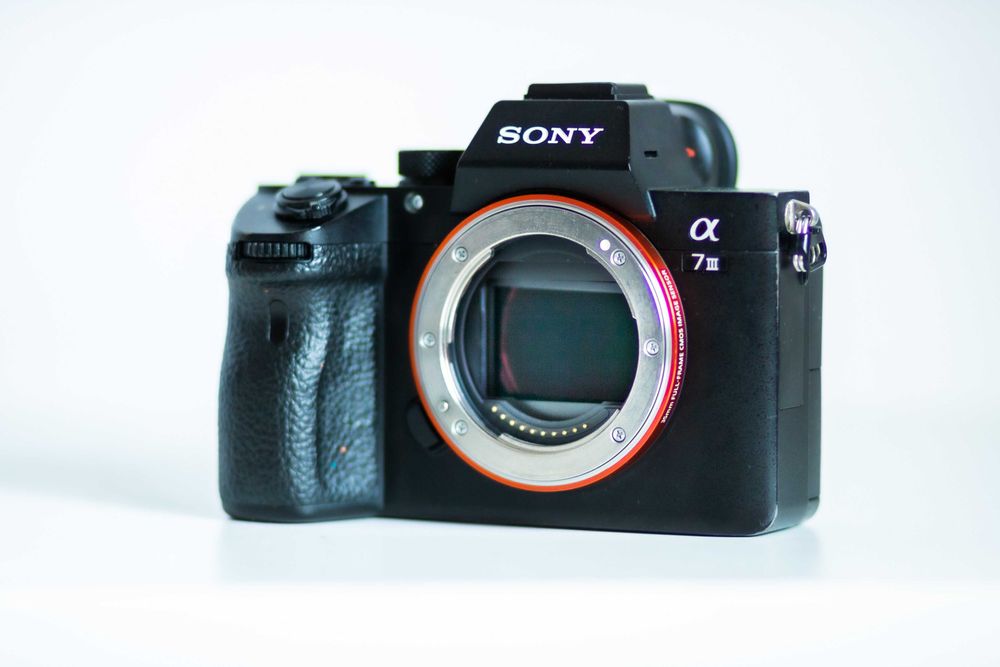 Vand/Schimb SONY a7III mk3, folosit insa doar 8 mii de cadre