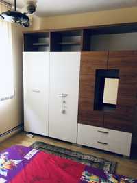 Inchiriez apartament 3 camere decomandat  micro 4