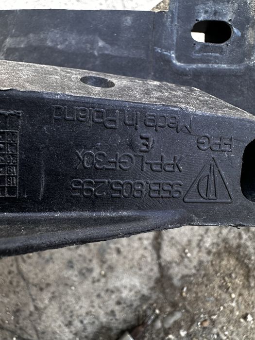 Grilă bară față.ochelar stânga porsche macan.cod:96b807683.ce.
