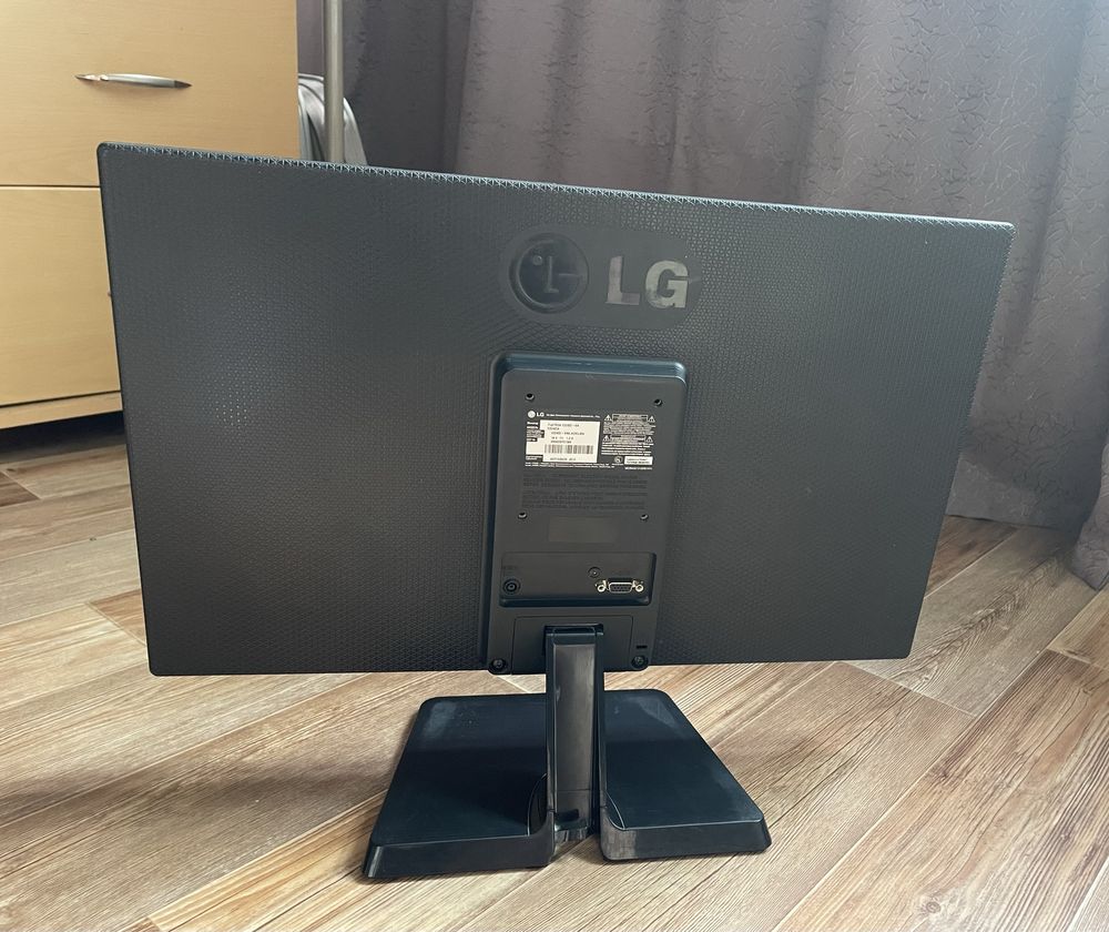 Продам монитор LG FLATRON E2242