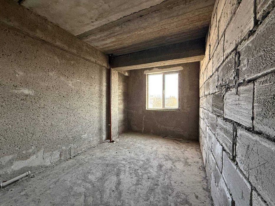 4х комнатная квартира 110кв/м в состоянии коробки по ул.М.Улугбека