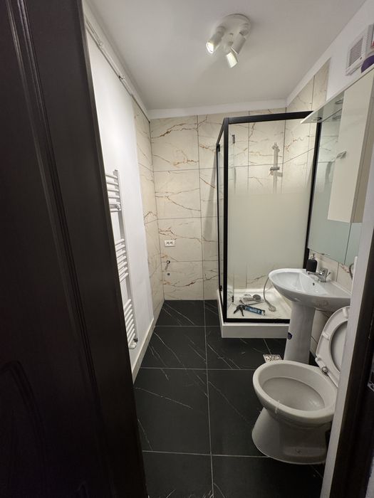 Garsoniera de inchiriat Metrou Brancoveanu/Piata Sudului