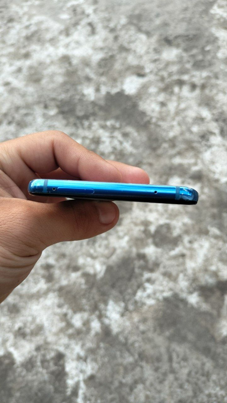 Galaxy A9 sotiladi.