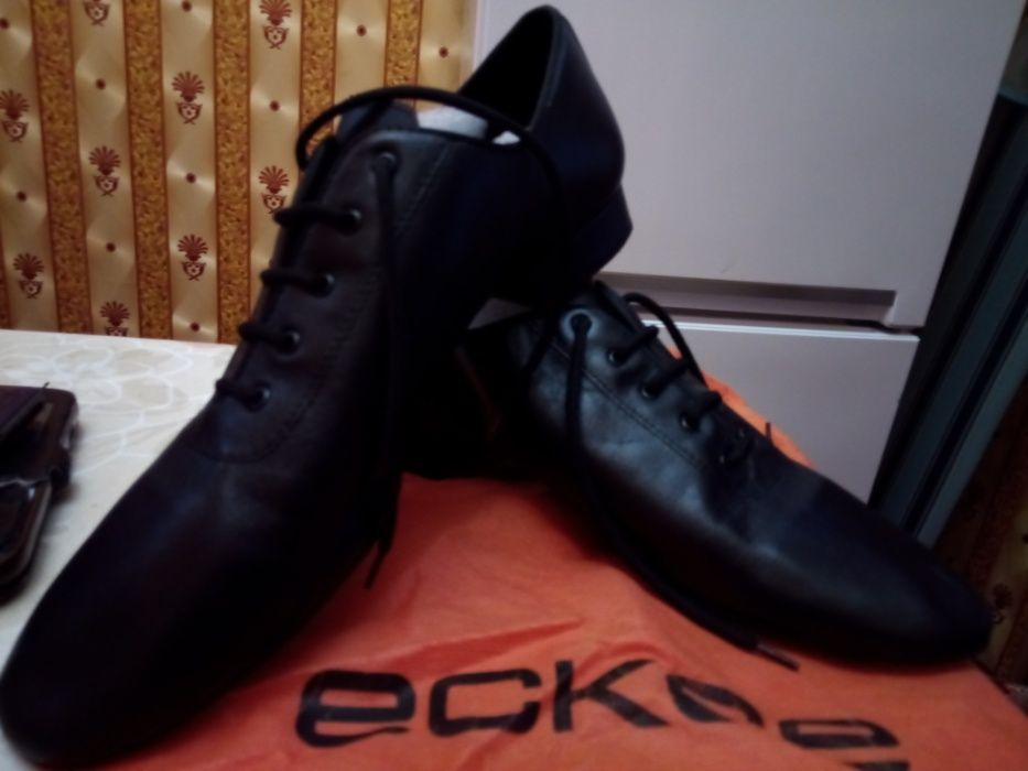 Продам обувь мужскую для бальных танцев