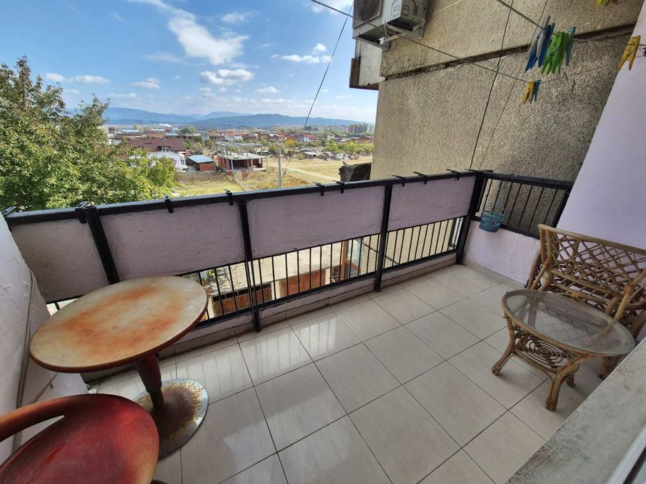 4-стаен апартамент за продажба в жилищна сграда в Разлог