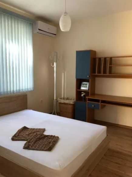 Дава се под наем Тристаен апартамент в Пловдив, Център - 90 кв.м за 331.5 € - Снимка #2