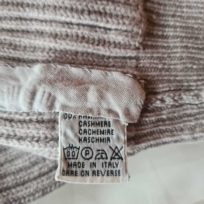 Vand pulovar de casmir si blugi