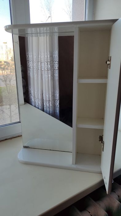 Зеркало б/у хорошем состоянии