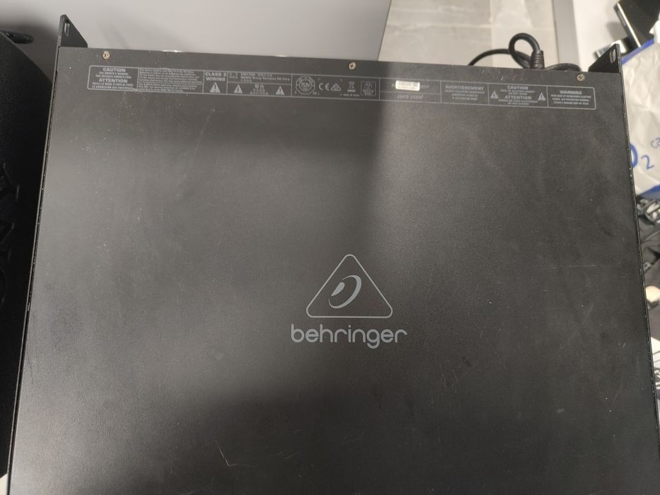 Behringer  KM 1700