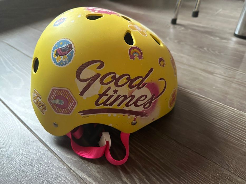Продавам нова детска каска размер 54-58 на Disney, регулируема, жълта