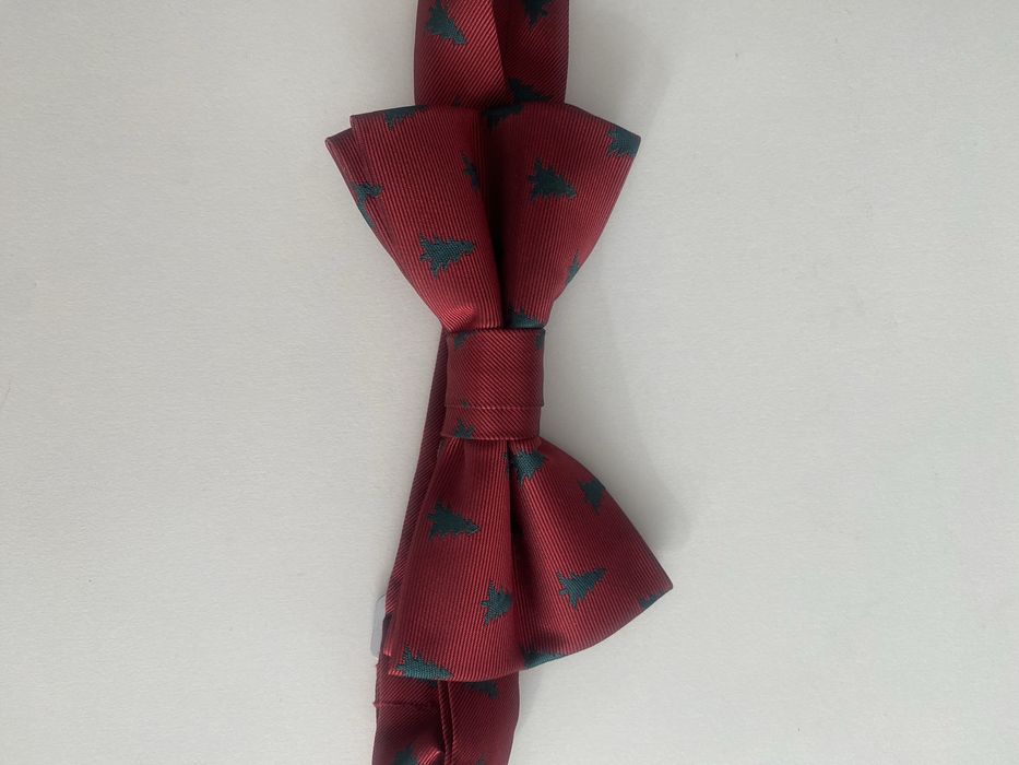 Коледна папийонка