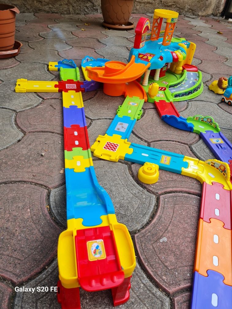 Vtech toot toot  pista ,garaj interactiv