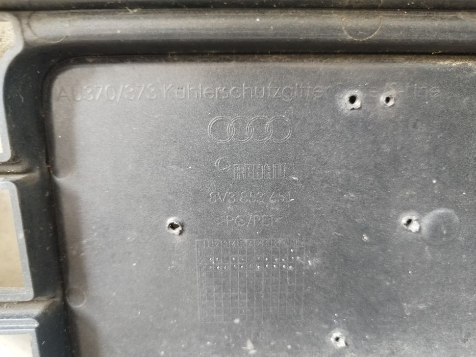 Решетка радиатор Audi A3 (2012-2020)