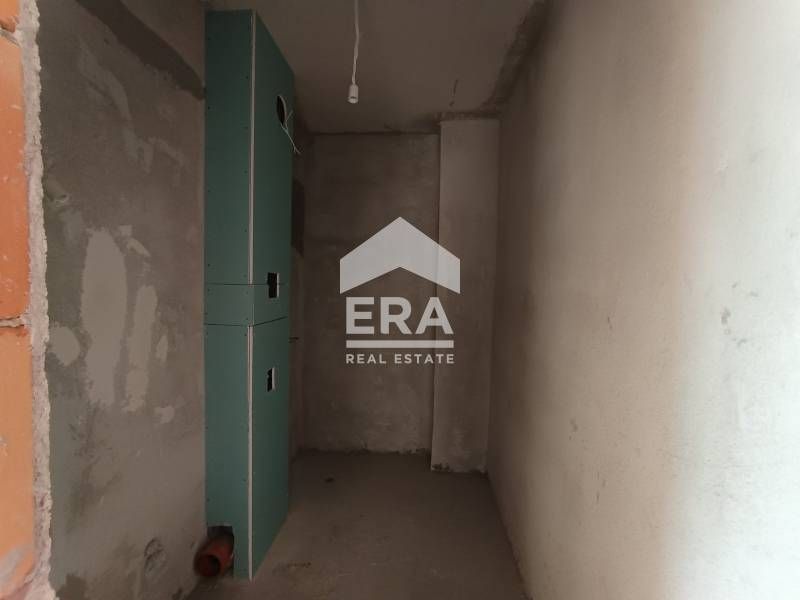 Тристаен апартамент в нова кооперация с Акт 16 в кв. "Изгрев" за прода