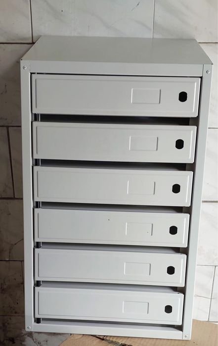 Продам металлические шкафчики