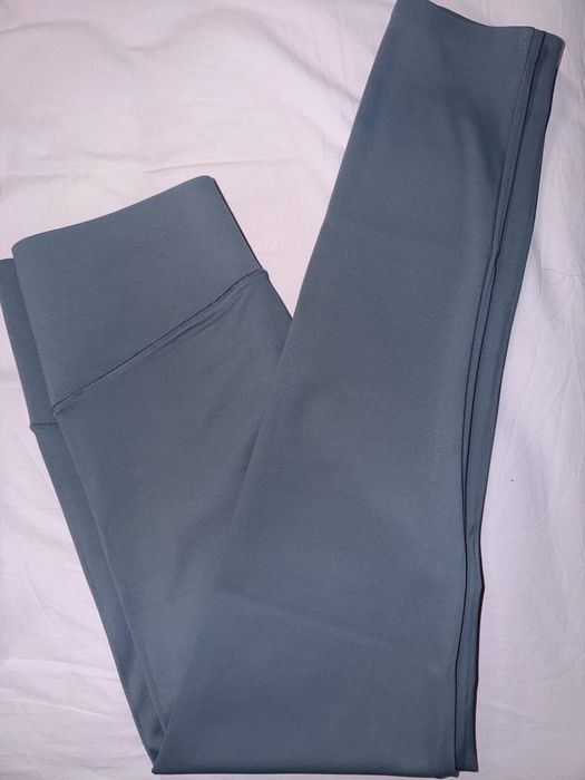 Безшевен клин тип Oysho