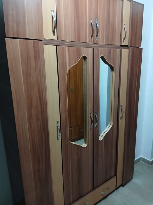 Vând șifonier stare bună, convenabil