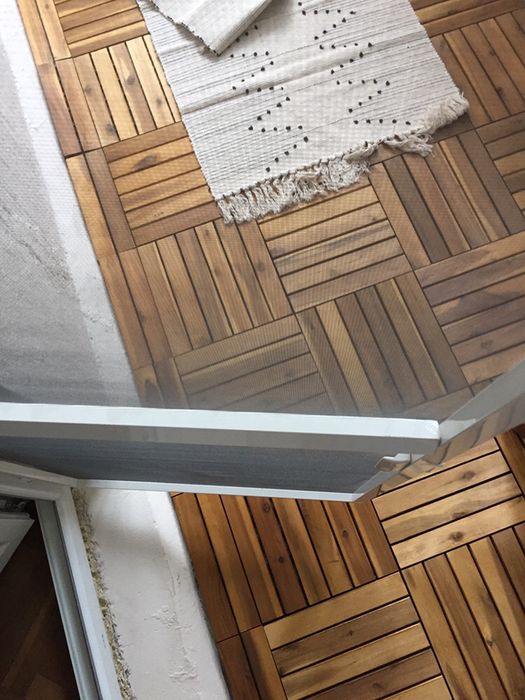 Комарници за врата и прозорец готови за монтаж.